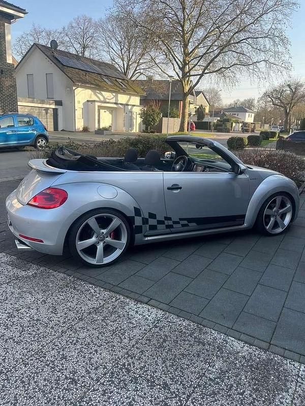 Gebraucht VW Beetle 105 PS (77 kW) 2015 Silber Kleinwagen