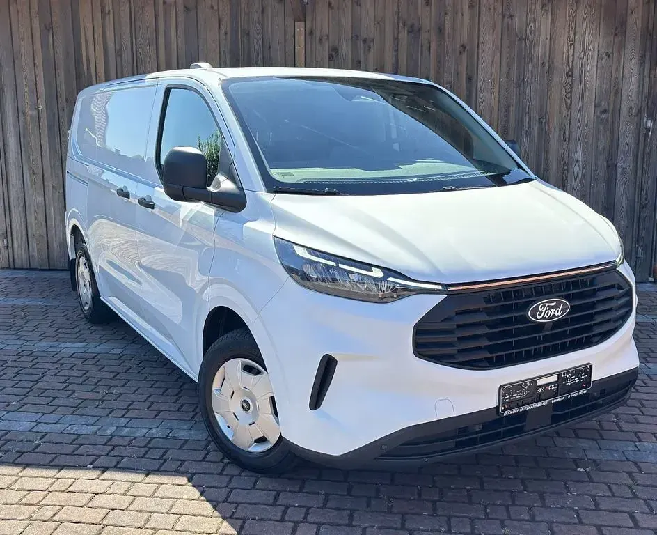 Gebraucht Ford Transit Custom 110 PS (80 kW) 2024 Weiß Van / Kleinbus