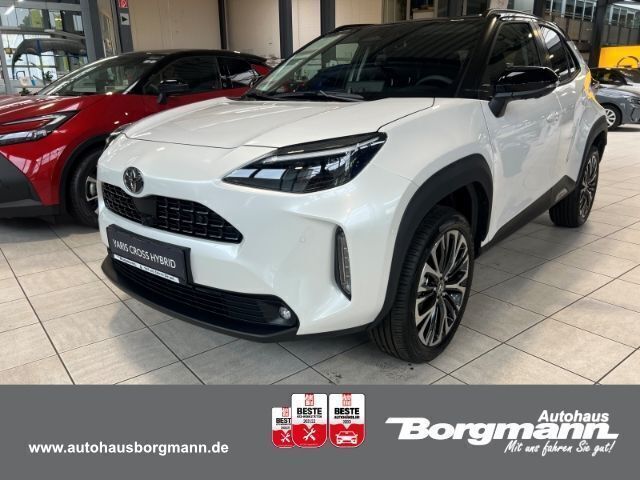 089)/ black mica (209) (weiss Neu 2025 Toyota Yaris Cross Plus SUV | 35.490 € (Teuer) - Bild 1/4