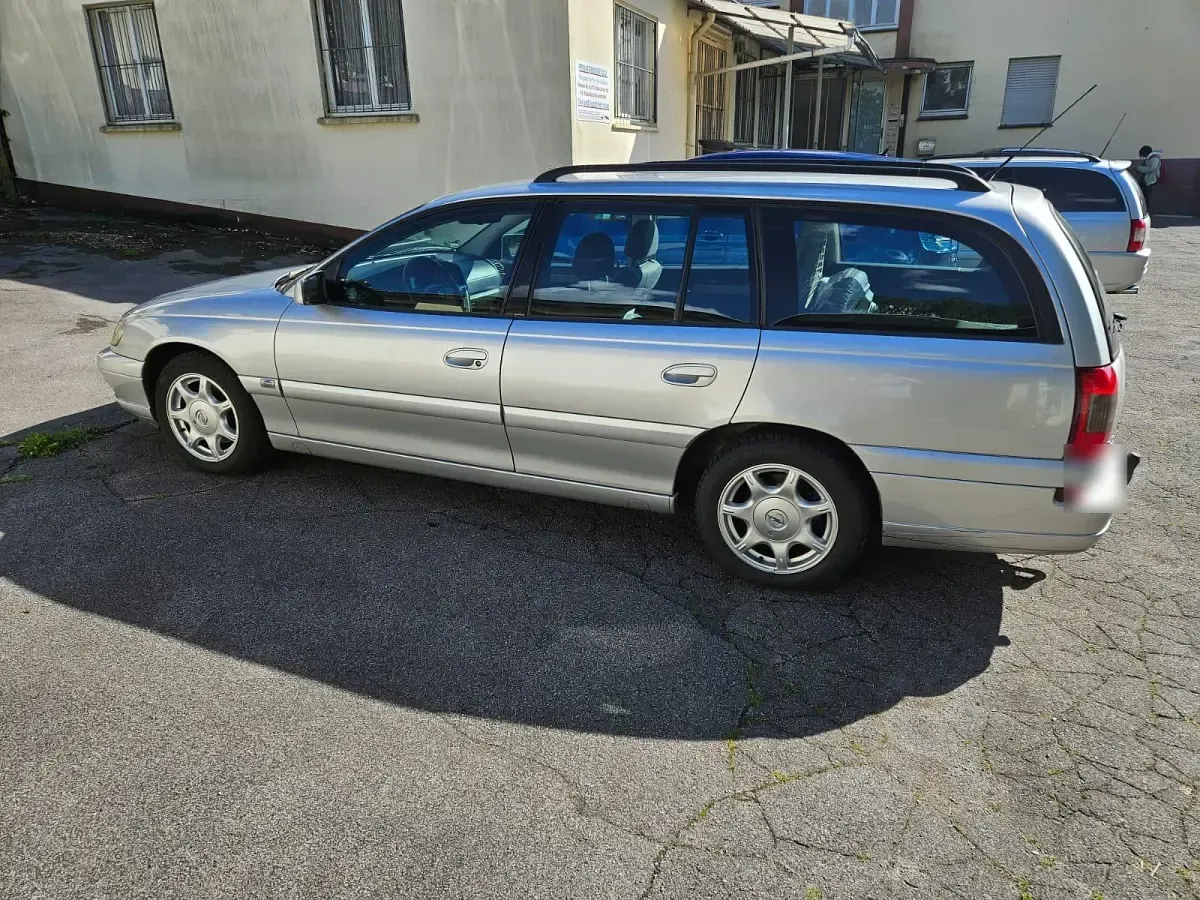 Gebraucht Opel Omega 150 PS (110 kW) 2004 Silber Kombi