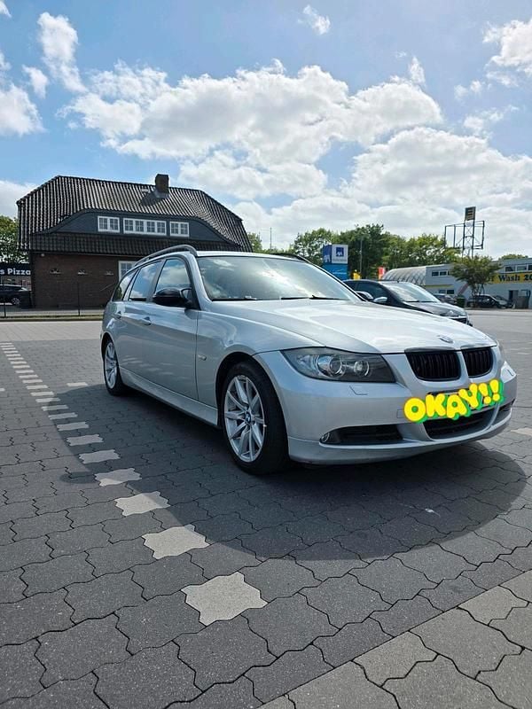 Silber Gebraucht 2007 BMW 320 Kombi | 4.650 € (Etwas zu teuer) - Bild 1/4