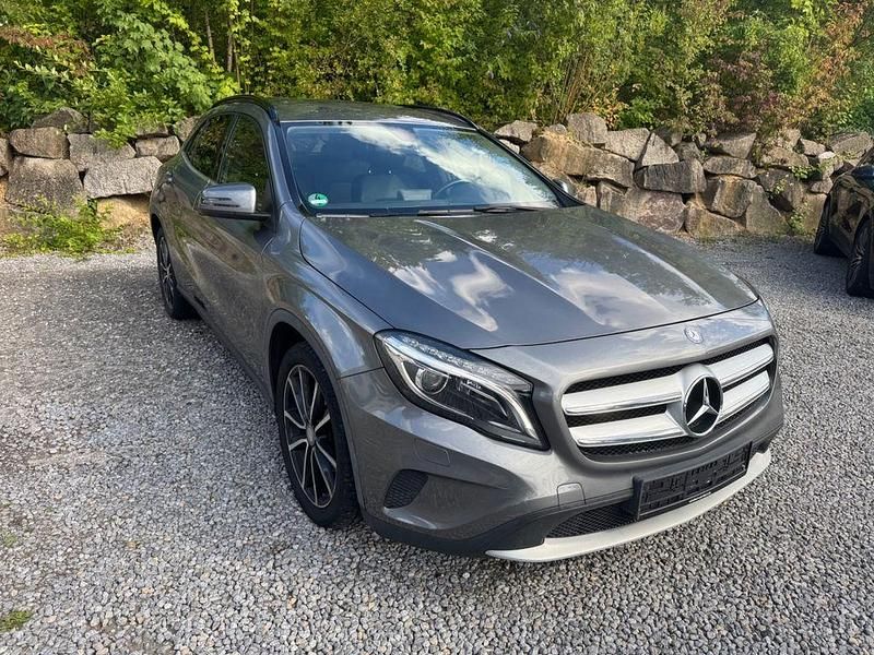 Gebraucht Mercedes GLA220 170 PS (125 kW) 2014 Grau SUV