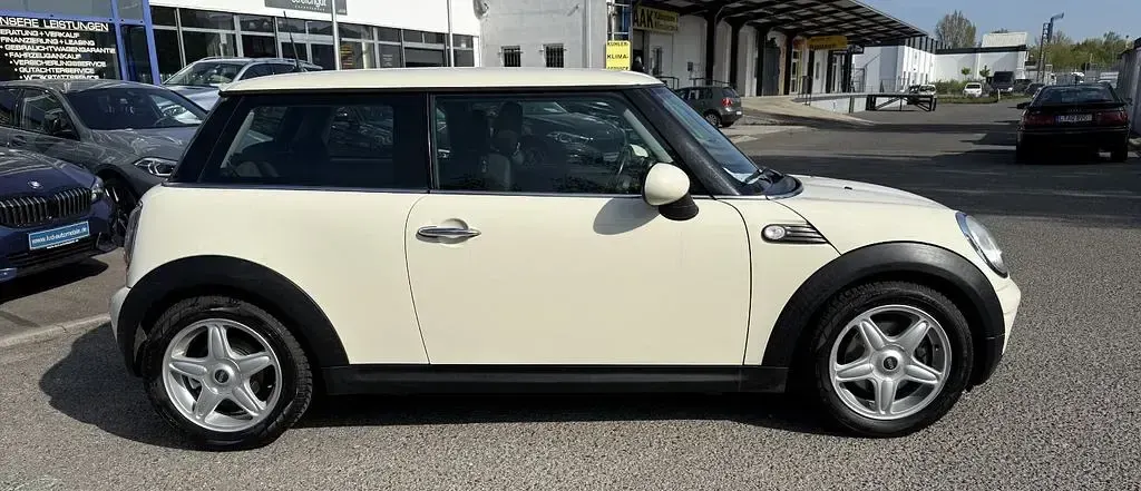 Used Mini ONE 95 HP (69 kW) 2008 White Hatchback