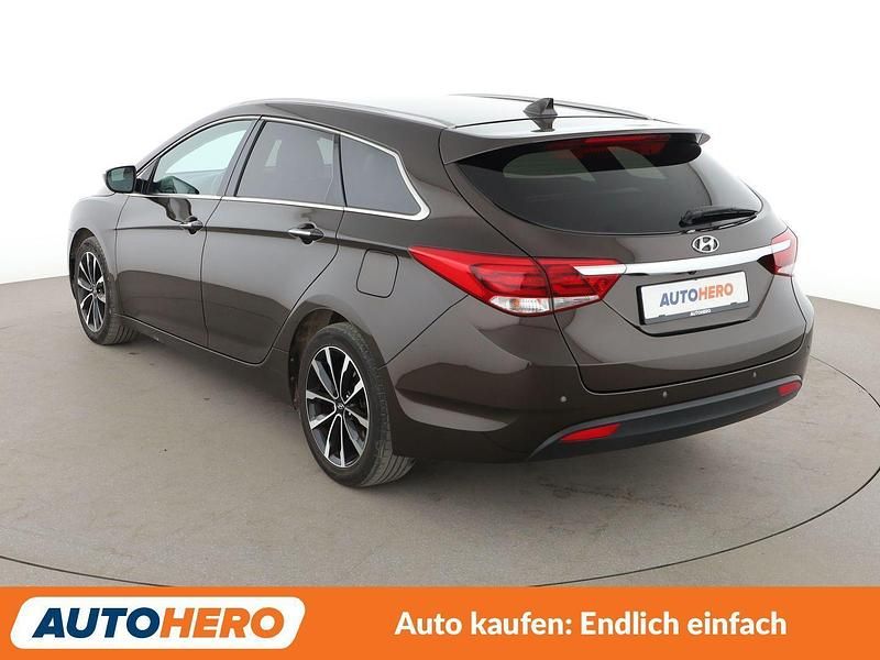 Gebraucht Hyundai i40 Style 165 PS (121 kW) 2017 Braun Kombi