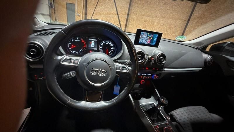 Gebraucht Audi A3 Ambition 110 PS (80 kW) 2016 Schwarz Limousine