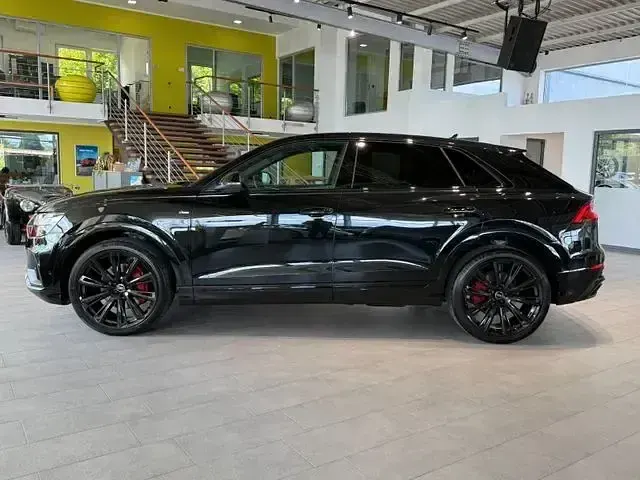 Gebraucht Audi Q8 Sport 286 PS (210 kW) 2022 Schwarz SUV