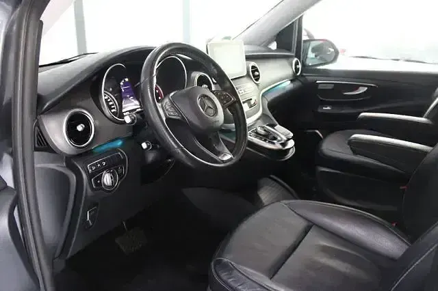 Gebraucht Mercedes V250 Avantgarde Edition 190 PS (139 kW) 2018 Flintgrau Van / Kleinbus