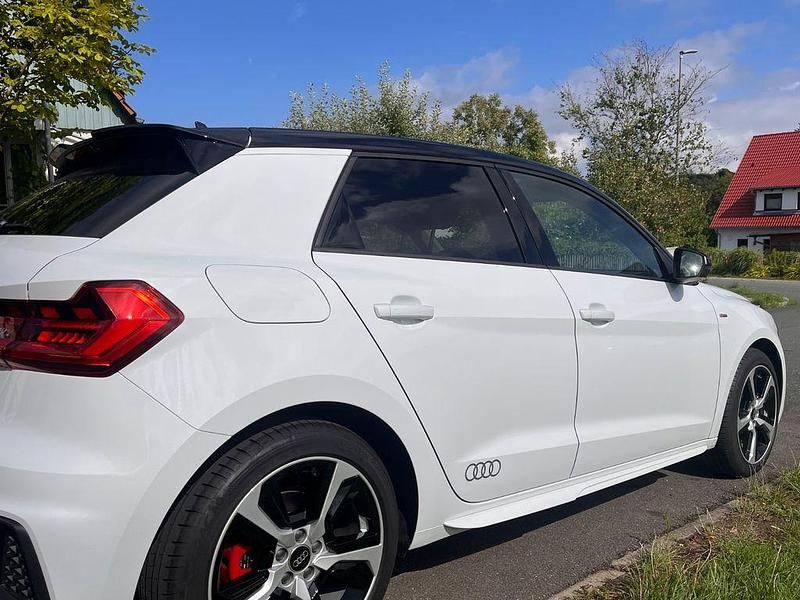 Weiß Gebraucht 2023 Audi A1 S-Line Kleinwagen | 26.500 € (Superpreis) - Bild 1/4