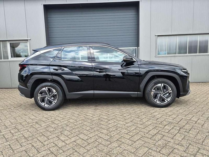 Abyss black Neu 2025 Hyundai Tucson SUV | 28.990 € (Guter Preis) - Bild 1/4