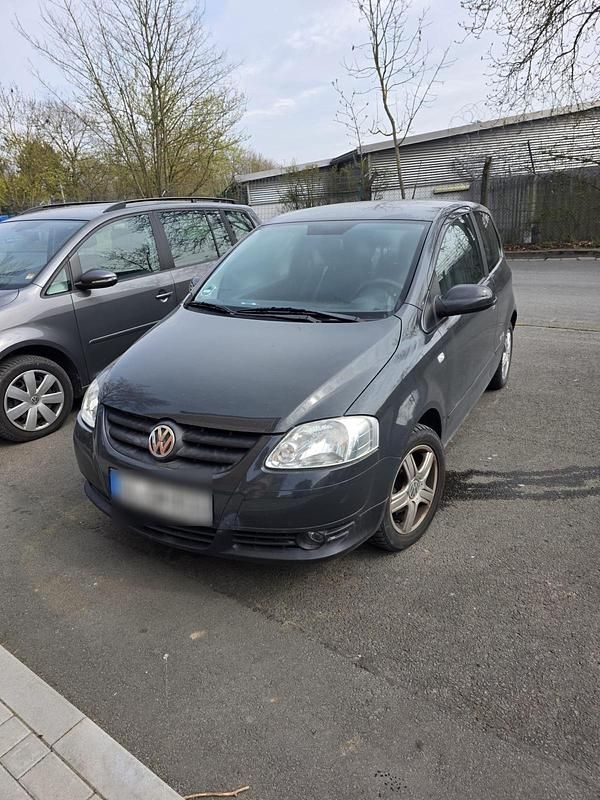 Gebraucht VW Fox 68 PS (50 kW) 2011 Grau Kleinwagen