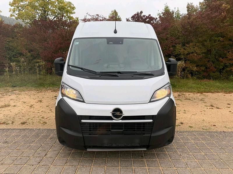 Weiß Gebraucht 2024 Opel Movano Van | 16.200 € - Bild 1/4