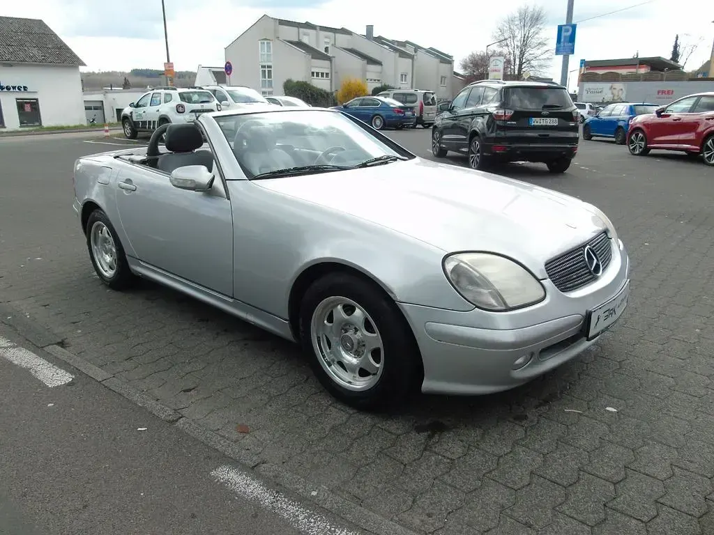 Gebraucht Mercedes SLK200 163 PS (119 kW) 2001 Silber Cabrio