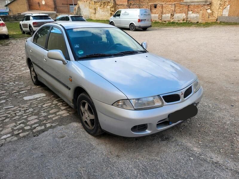 Silber Gebraucht 1998 Mitsubishi Carisma Limousine | 800 € - Bild 1/4