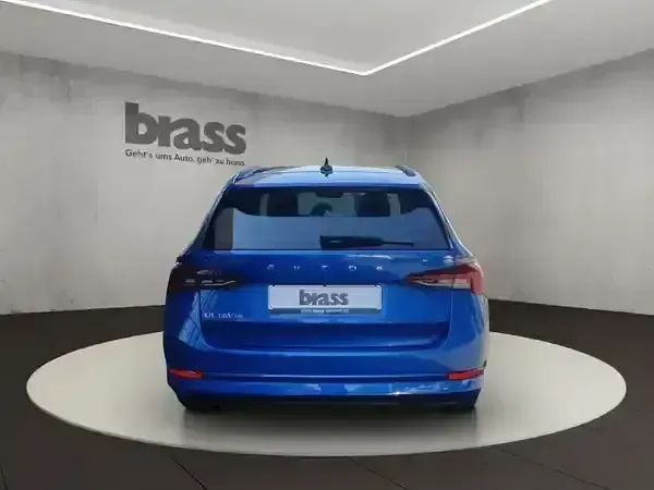Gebraucht Skoda Octavia Ambition 150 PS (110 kW) 2022 Raceblau metallic Kombi