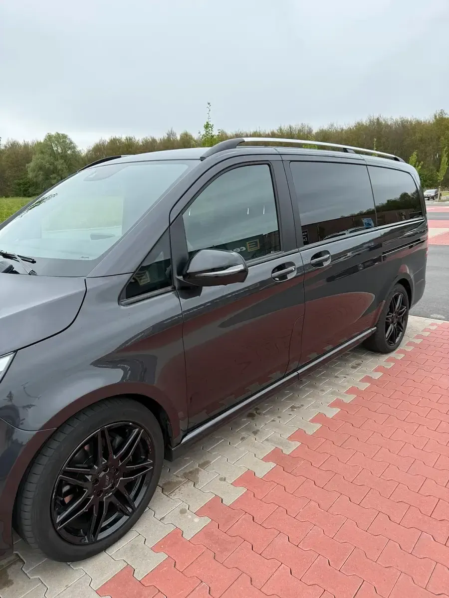 Gebraucht Mercedes V300 Exclusive 239 PS (175 kW) 2021 Grau Van / Kleinbus