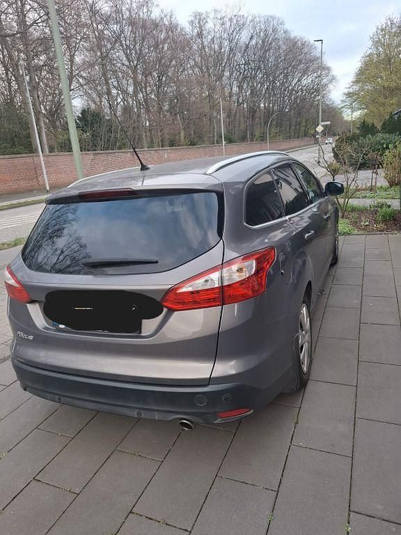 Gebraucht Ford Focus Titanium 182 PS (133 kW) 2011 Braun Limousine