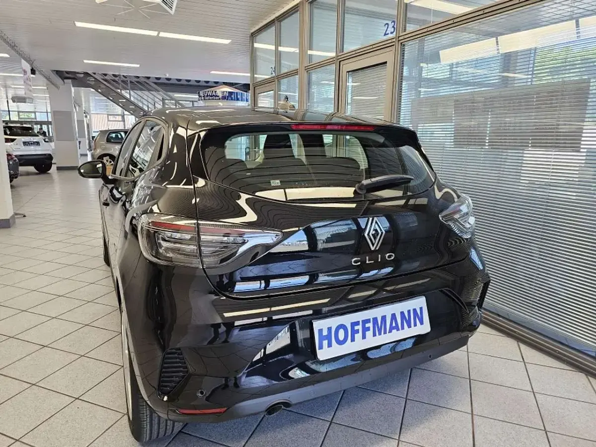 Nieuw Renault Clio V Evolution 91 PK (66 kW) 2025 Zwart Hatchback