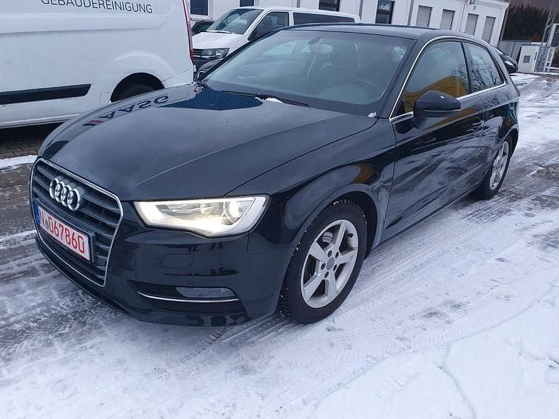 Schwarz Gebraucht 2013 Audi A3 Ambition Kleinwagen | 7.490 € (Fairer Preis) - Bild 1/4