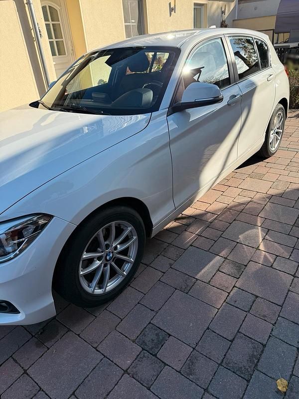 Gebraucht BMW 116 109 PS (80 kW) 2016 Weiß Kleinwagen