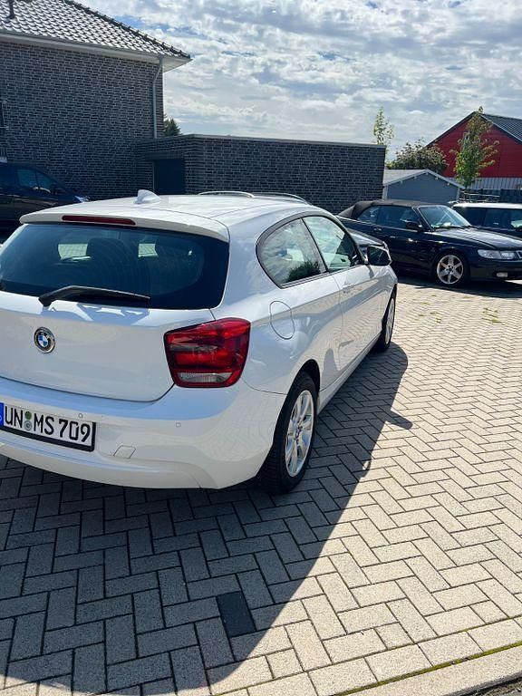 Gebraucht BMW 114 102 PS (75 kW) 2012 Schwarz Kleinwagen