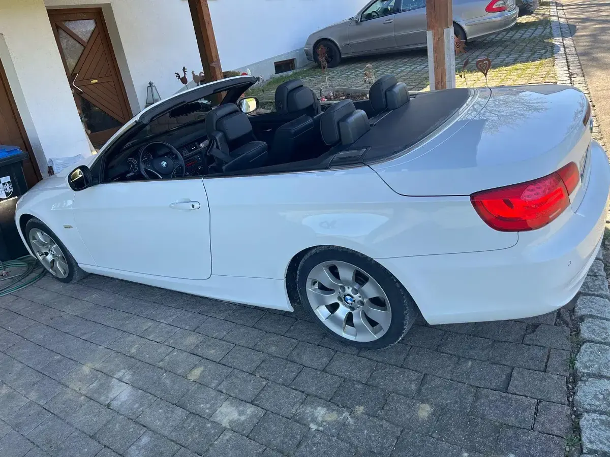 Gebraucht BMW 320 Cabriolet 184 PS (135 kW) 2012 Weiß Cabrio