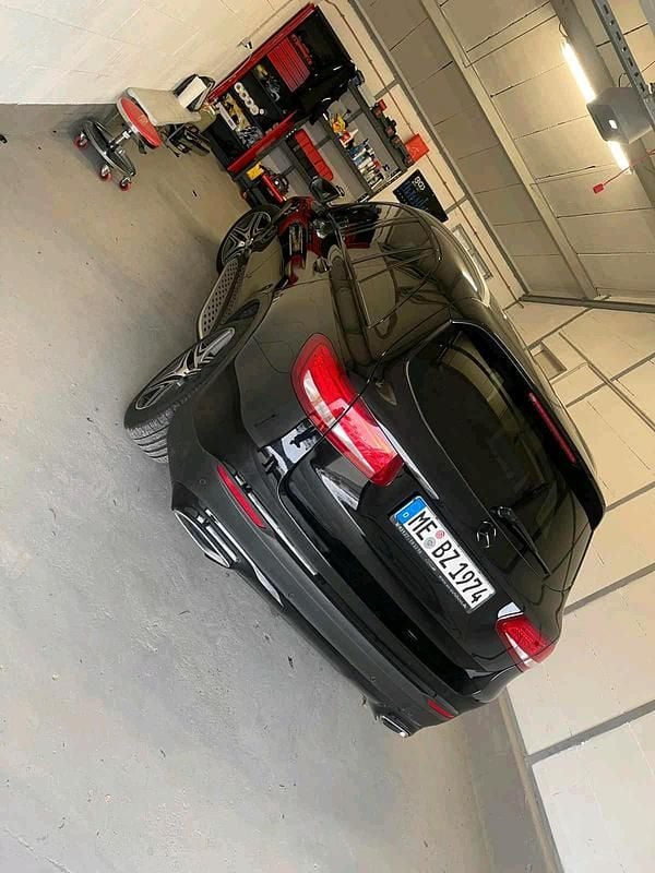 Schwarz Gebraucht 2016 Mercedes GLC250 AMG line SUV | 19.800 € (Superpreis) - Bild 1/4