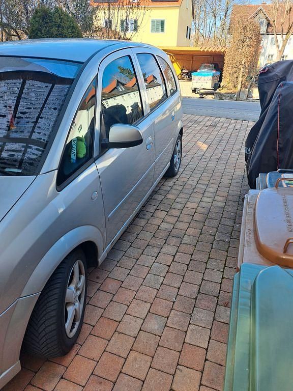 Gebraucht Opel Meriva 101 PS (74 kW) 2008 Silber Van / Kleinbus