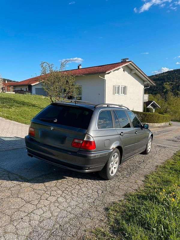 Używany BMW 325 192 KM (141 kW) 2001 Szary Kombi