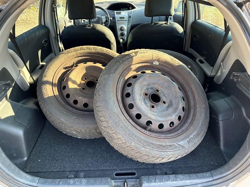 Gebraucht Toyota Yaris 87 PS (63 kW) 2006 Silber Kleinwagen