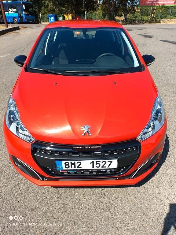 Gebraucht Peugeot 208 Allure 110 PS (80 kW) 2015 Rot Kleinwagen