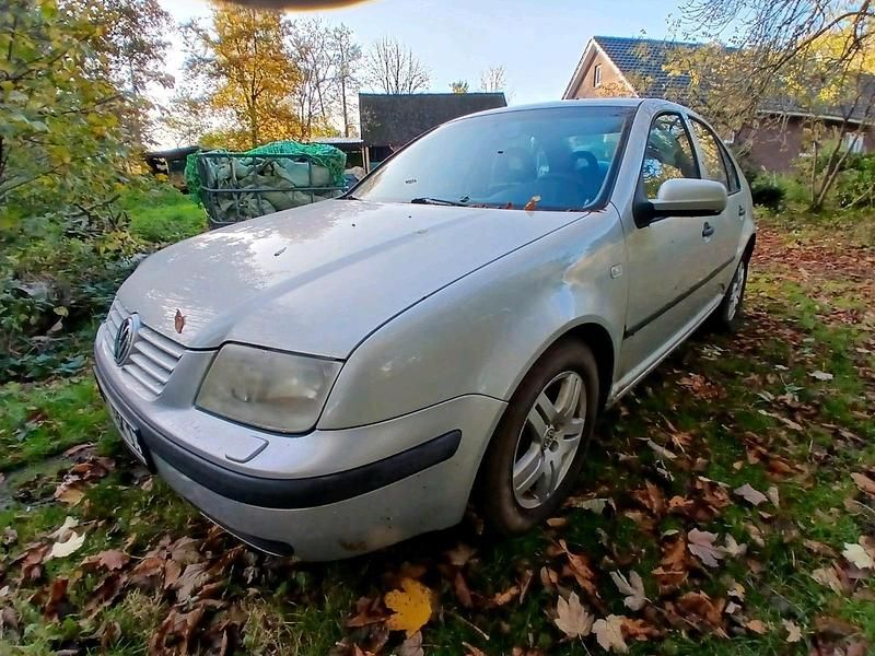 Silber Gebraucht 2000 VW Bora Limousine | 550 € (Guter Preis) - Bild 1/4