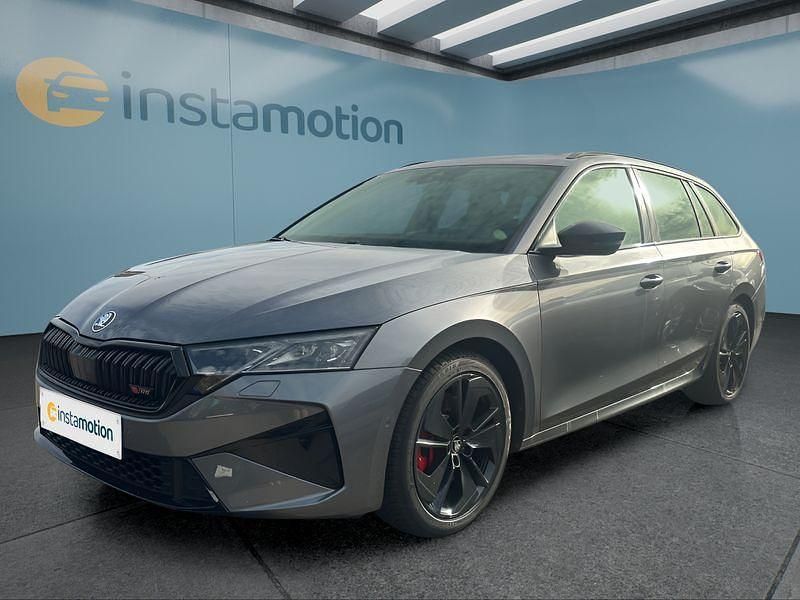Grau Gebraucht 2025 Skoda Octavia RS Kombi | 39.449 € (Fairer Preis) - Bild 1/4