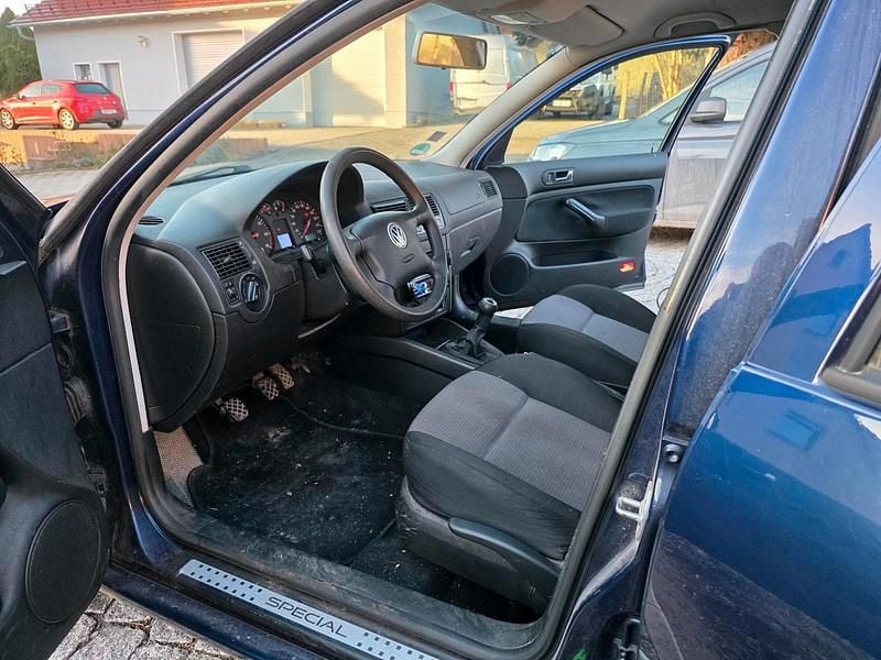 Gebraucht VW Golf IV 75 PS (55 kW) 2002 Blau Kleinwagen