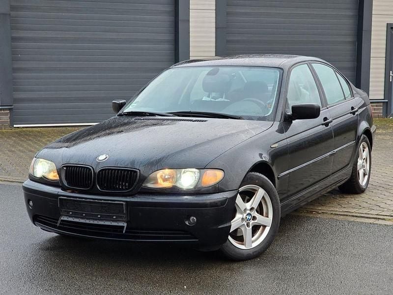 Schwarz Gebraucht 2002 BMW 318 Limousine | 999 € (Superpreis) - Bild 1/4