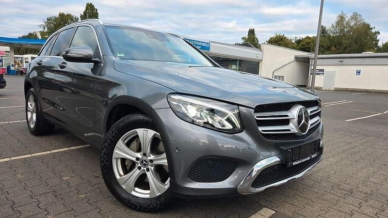 Grau Gebraucht 2019 Mercedes GLC350 SUV | 24.999 € (Superpreis) - Bild 1/4