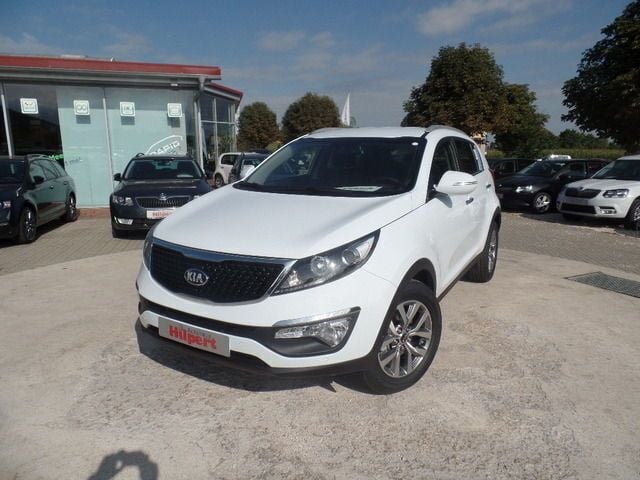 Weiß metallic Gebraucht 2016 Kia Sportage DREAM-TEAM Edition SUV | 24.690 € - Bild 1/4