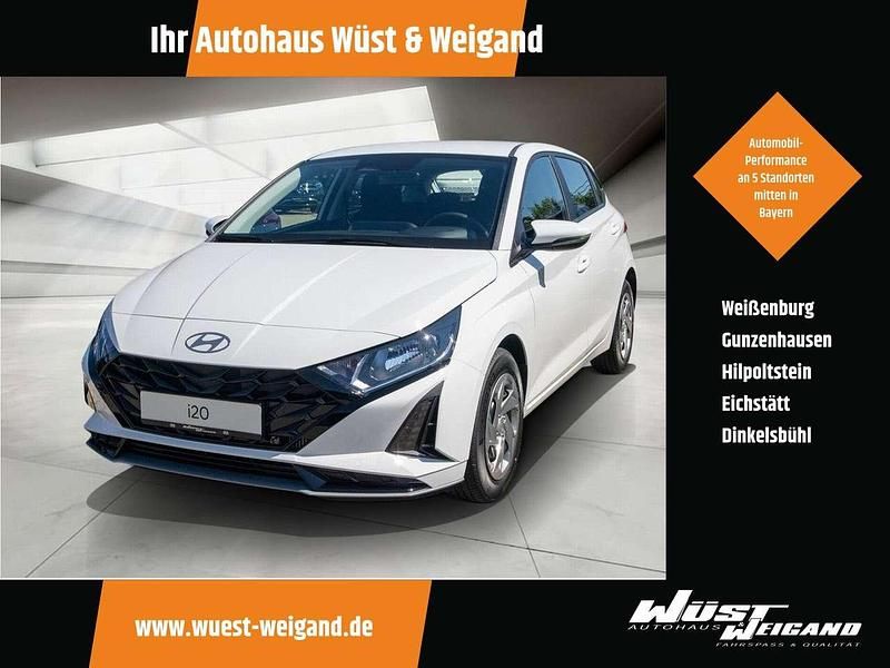 Atlas white / sol Neu 2025 Hyundai i20 Select Kleinwagen | 16.444 € (Superpreis) - Bild 1/4