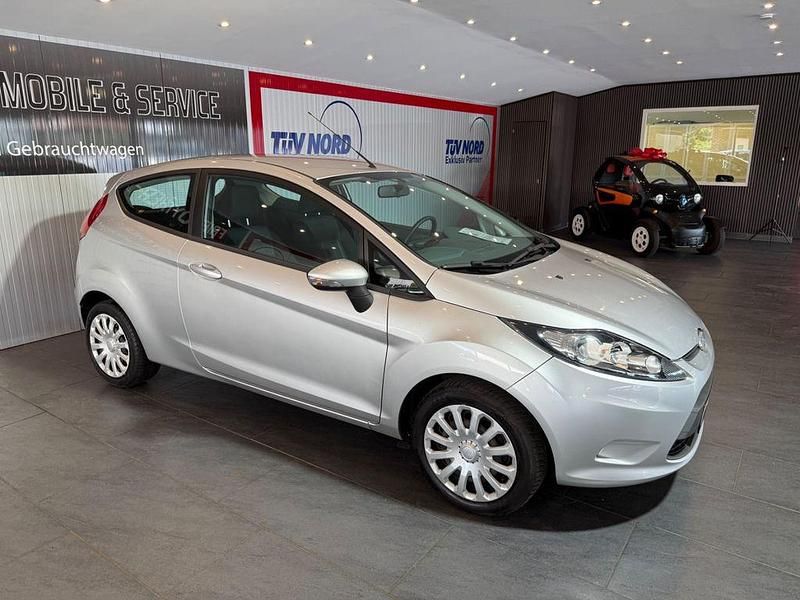 Gebraucht Ford Fiesta Ambiente 60 PS (44 kW) 2009 Silber Kleinwagen