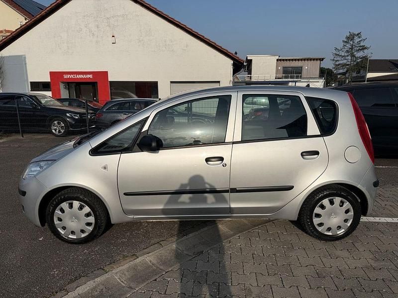 Gebraucht Mitsubishi Colt Invite 95 PS (69 kW) 2005 Silber Kleinwagen