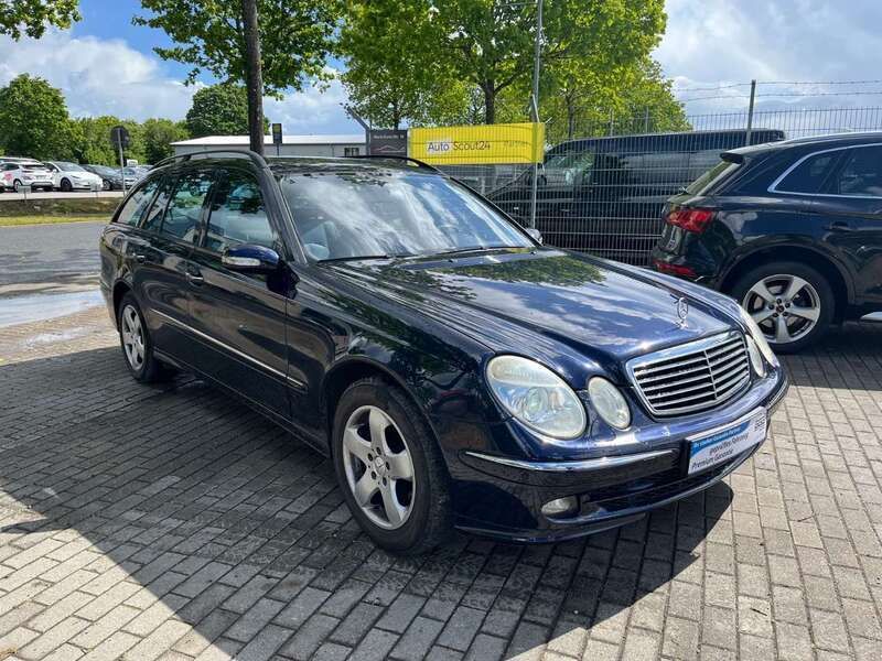 Gebraucht Mercedes E320 Avantgarde 224 PS (164 kW) 2005 Blau Kombi