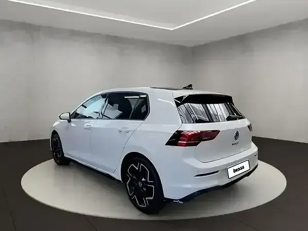 Neu VW Golf VIII R 150 PS (110 kW) 2026 Pure white / schwarz Limousine