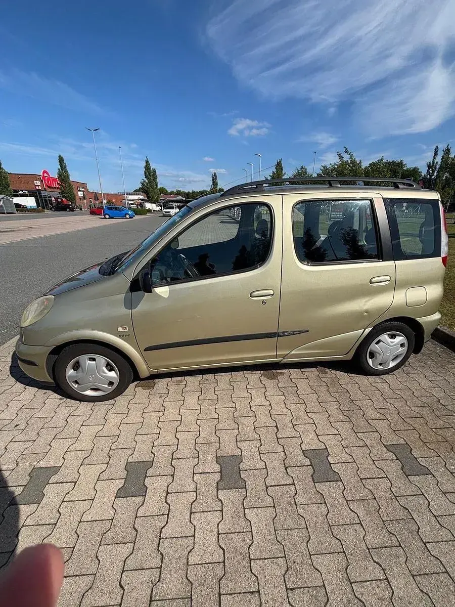 Gebraucht Toyota Yaris Sol 86 PS (63 kW) 2001 Gold Kombi