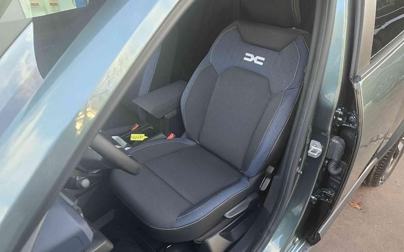 Gebraucht Dacia Duster Journey 141 PS (103 kW) 2024 Grün SUV