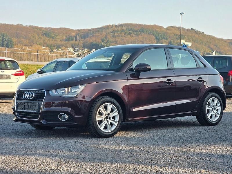 Gebraucht Audi A1 Sportback Attraction 86 PS (63 kW) 2014 Violet Kleinwagen