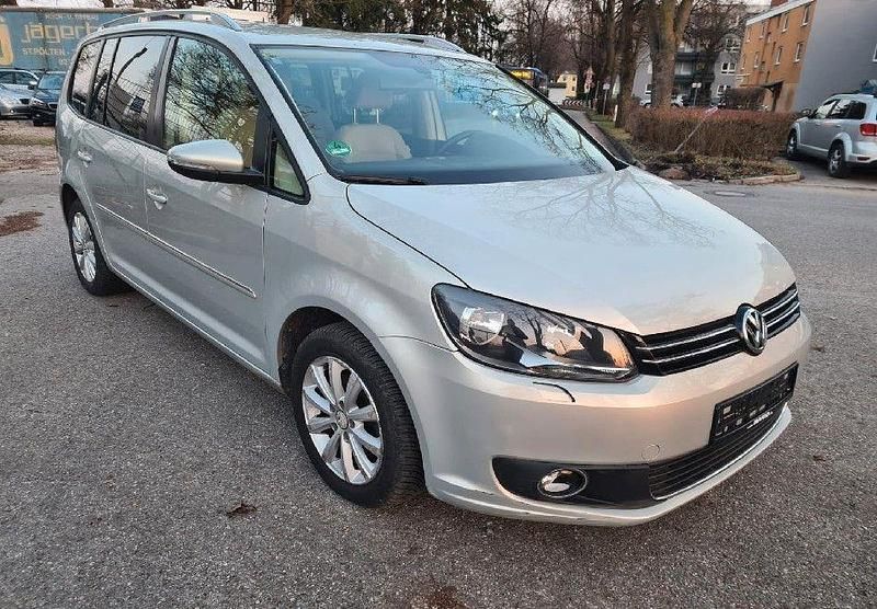 Gebraucht VW Touran Highline 105 PS (77 kW) 2010 Gold Van / Kleinbus