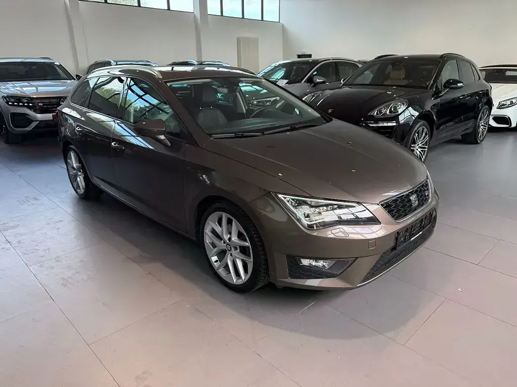 Używany Seat Leon ST FR 150 KM (110 kW) 2016 Brązowy Kombi