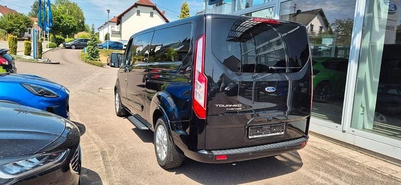 Gebraucht Ford Tourneo Custom 150 PS (110 kW) 2023 Schwarz Van