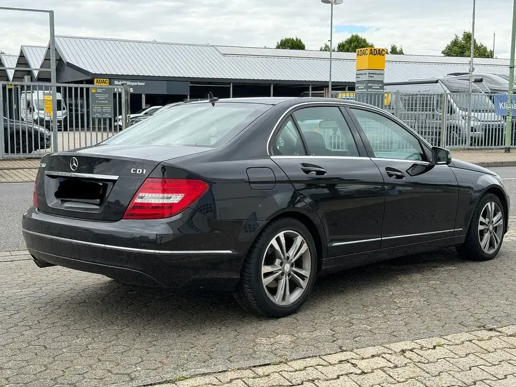 Gebraucht Mercedes C200 136 PS (100 kW) 2013 Schwarz Limousine