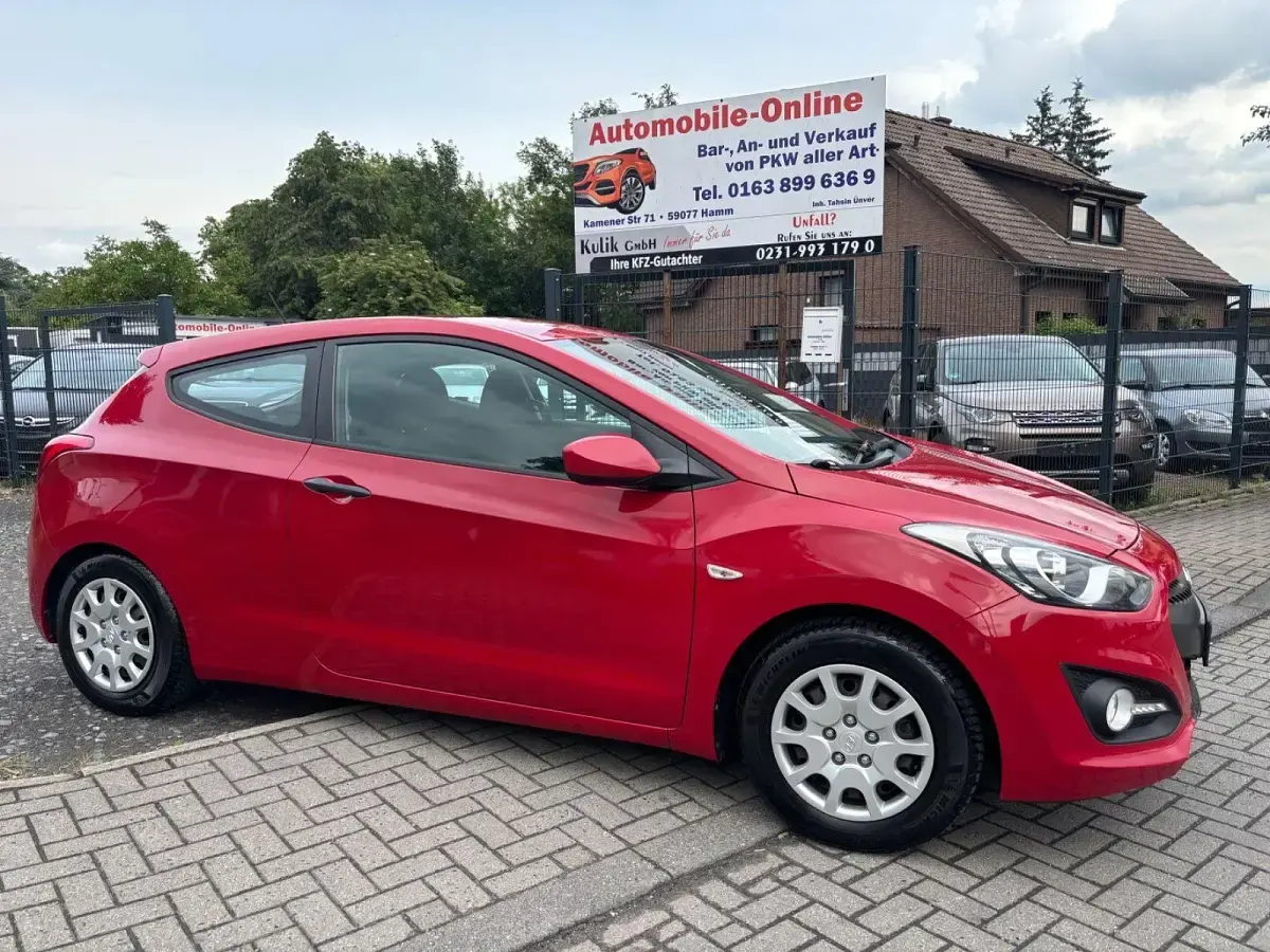 Gebraucht Hyundai Coupé Edition 99 PS (72 kW) 2013 Rot Coupé