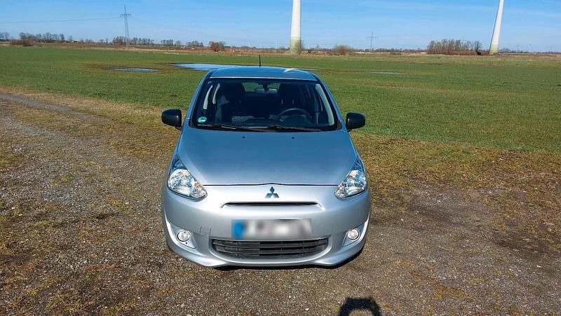 Gebraucht Mitsubishi Space Star 71 PS (52 kW) 2014 Silber Van / Kleinbus